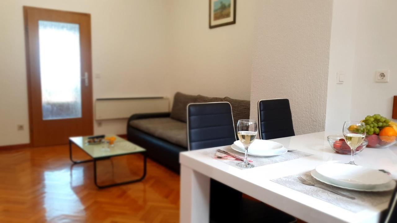 Apartments Anamarija オパティヤ エクステリア 写真